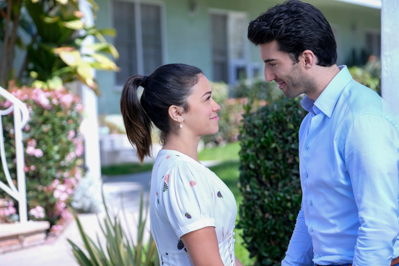 Illustration for article titled Jane The Virgin delivers surprise after surprise on a game-changing finale